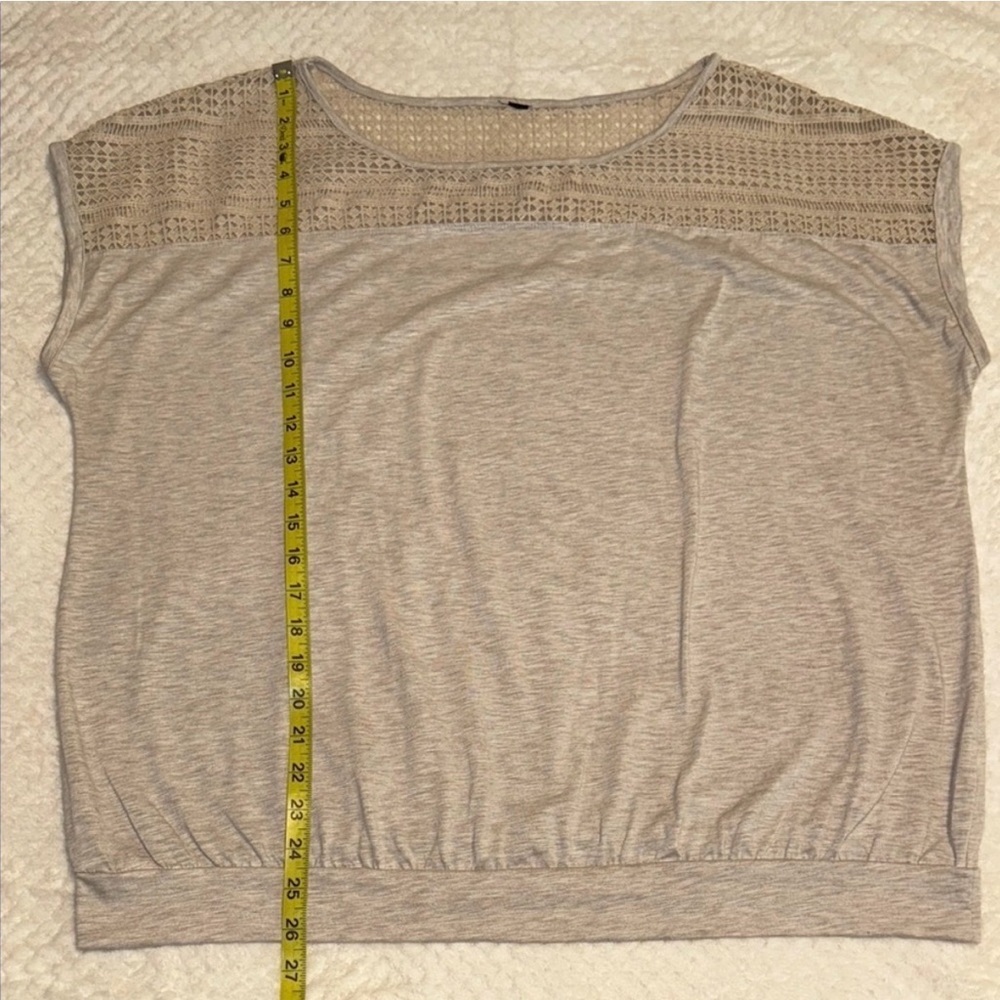 🤍🖤 Lane Bryant Plus Size Top Bundle – Size 18/20 (2 Tops - Picture 7 of 11